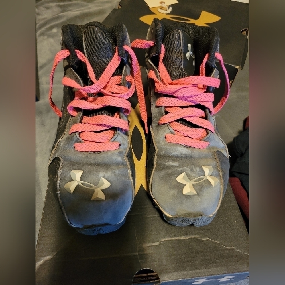 UnderArmour Kids cleats